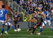 米兰体育-塞维利亚连胜在望，瓦伦西亚豪取胜利