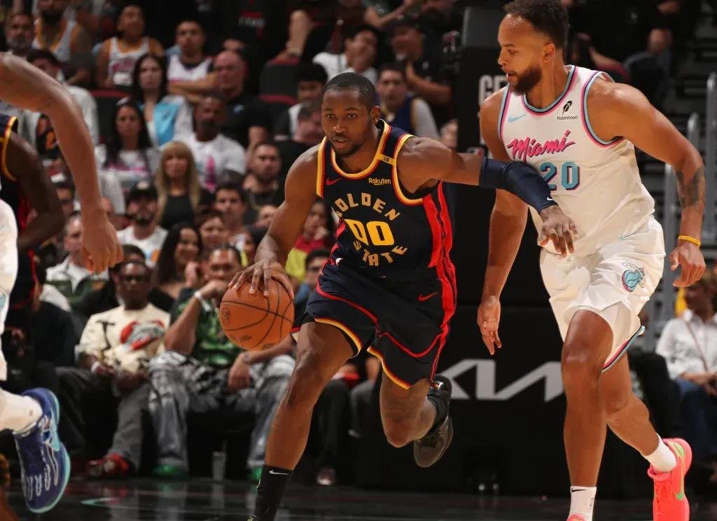 灰熊主场战胜黄蜂，终结连败