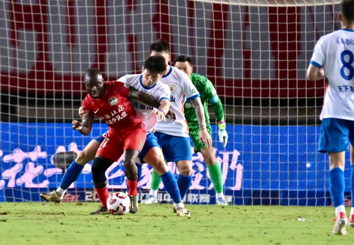 战火重燃,球队实力比拼激烈身手无孔不入 战火重燃,球队实力比拼激烈身手无孔不入