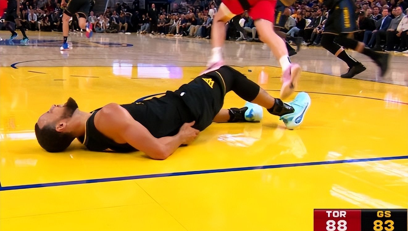 猛龙队抢得关键胜利,将系列赛带回主场 猛龙队抢得关键胜利,将系列赛带回主场