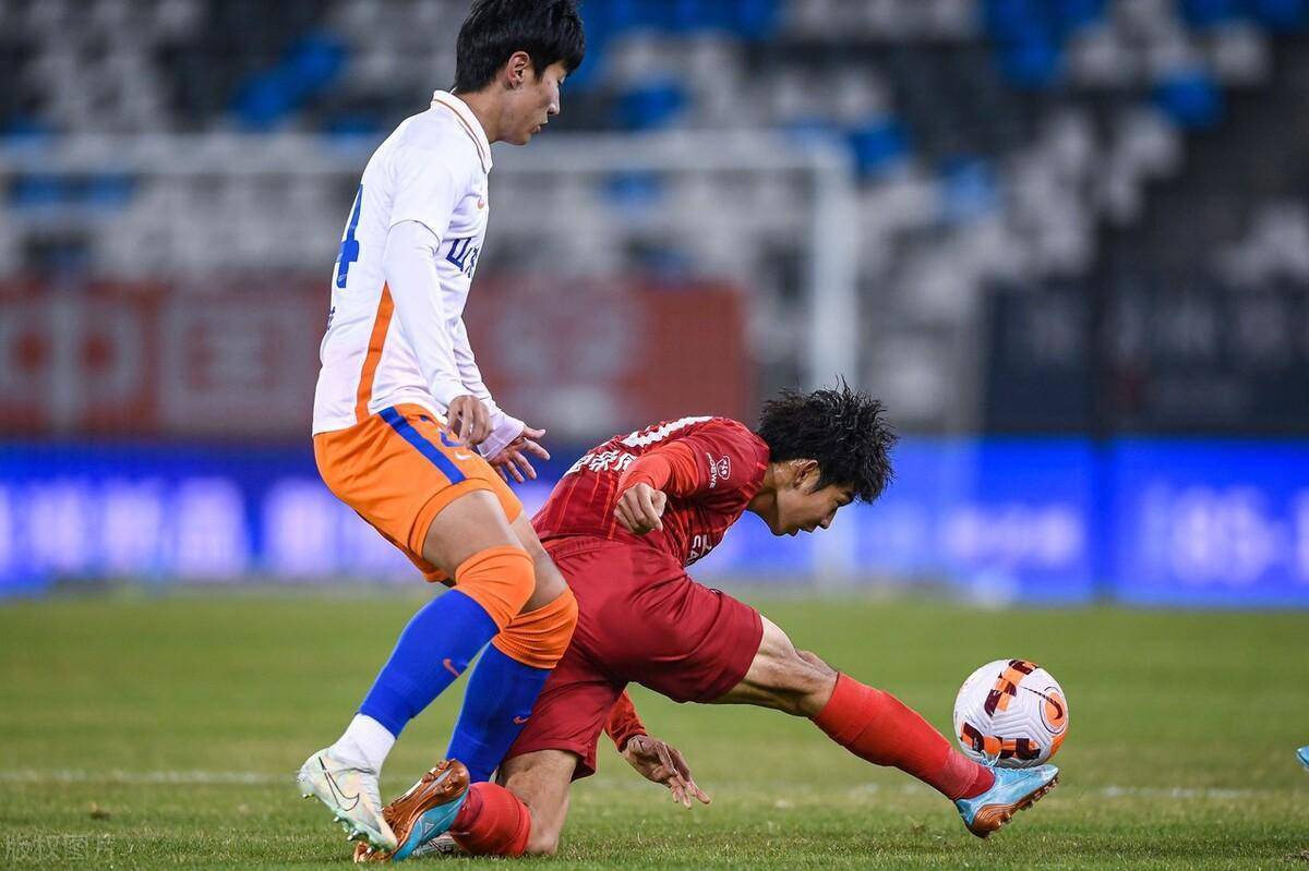 关于焦灼的比赛中,玩家积极进攻争分胜负的信息 关于焦灼的比赛中,玩家积极进攻争分胜负的信息