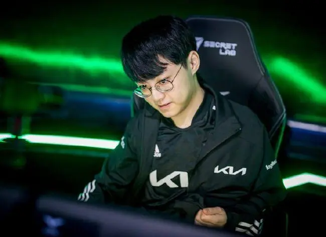 关于BRO血洗GEN，ShowMaker极限生还后反打鏖战多局四强赛，强势挺进下一轮的信息