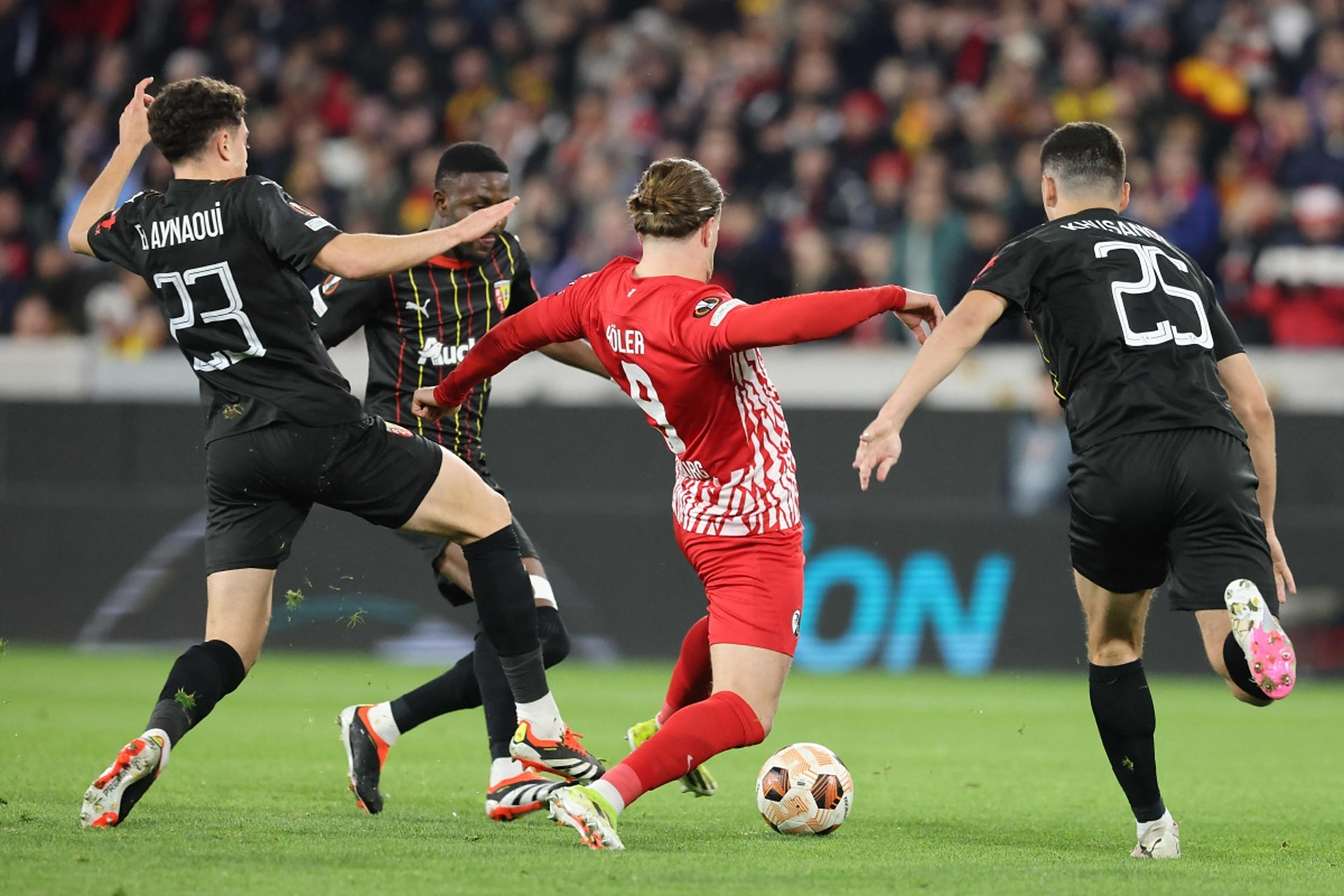 弗赖堡主场告捷，夺得重要胜利