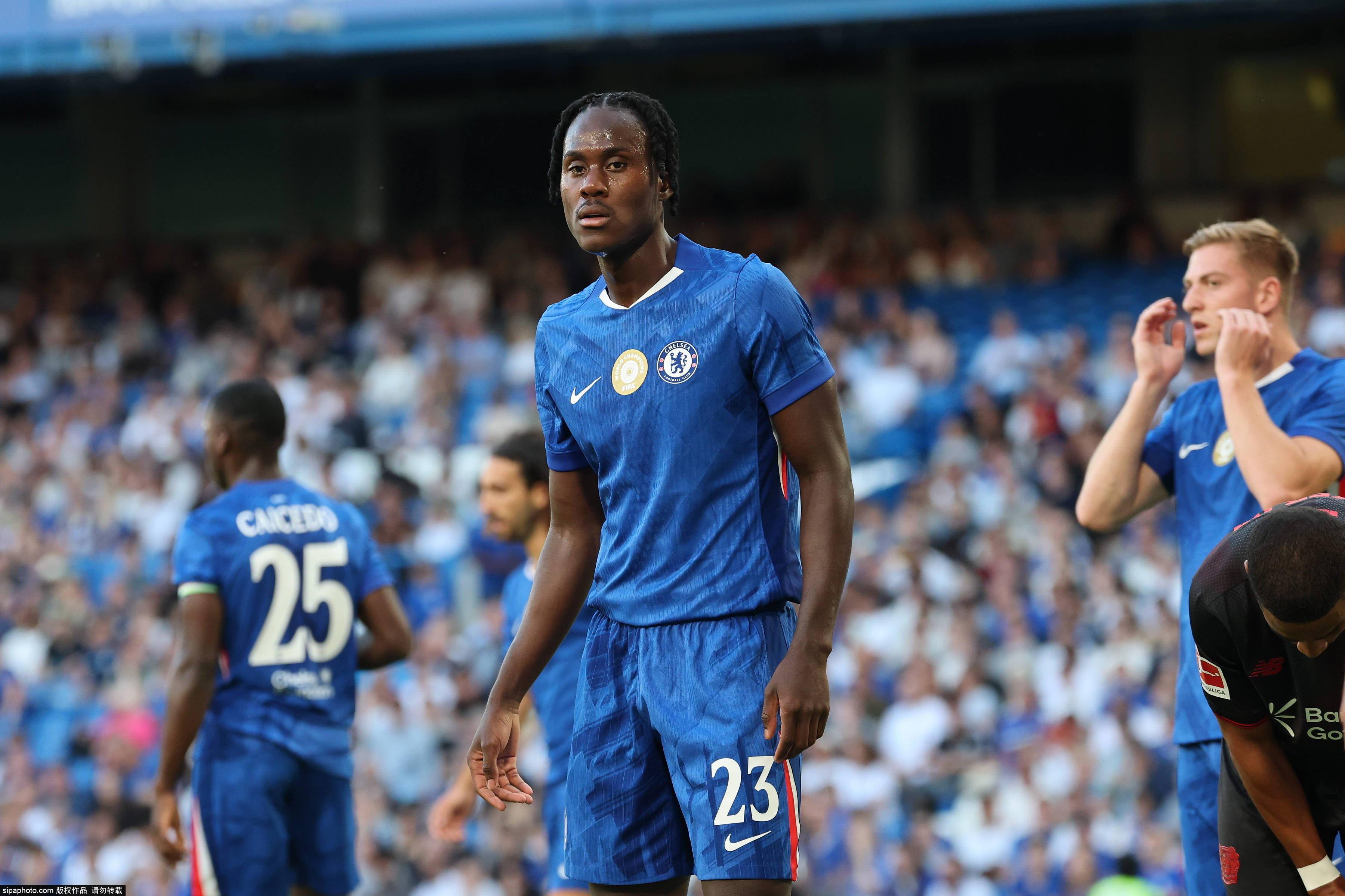 切尔西全队出战,共同努力赢得比赛 切尔西全队出战,共同努力赢得比赛