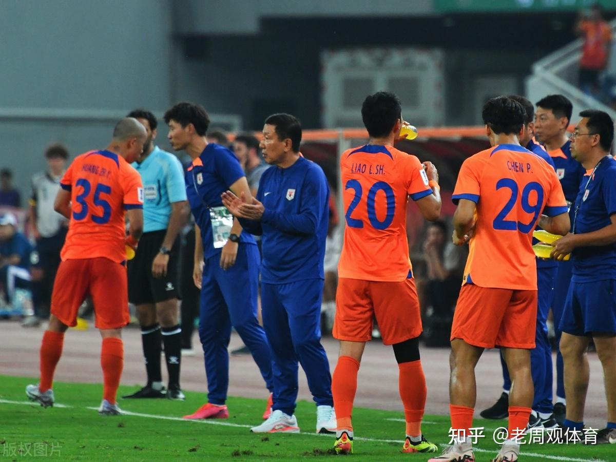 球员备战国内赛事，团队默契不断提升