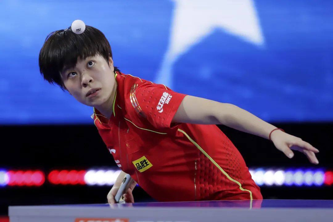 欣赏运动员巅峰对决，心情澎湃