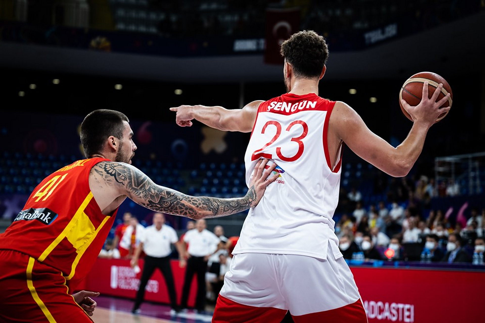 西班牙男篮逆转阿根廷男篮,拉文关键制胜 西班牙男篮逆转阿根廷男篮,拉文关键制胜