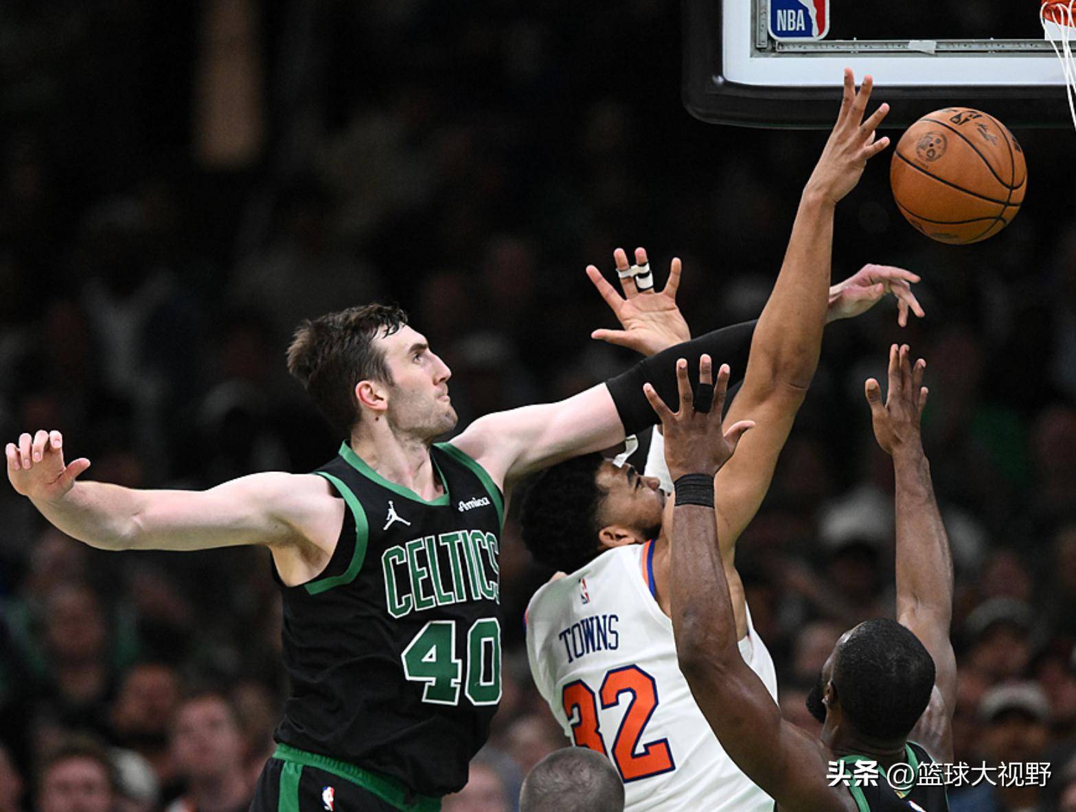 马刺队不敌灰熊,失去西部前四位置 马刺队不敌灰熊,失去西部前四位置