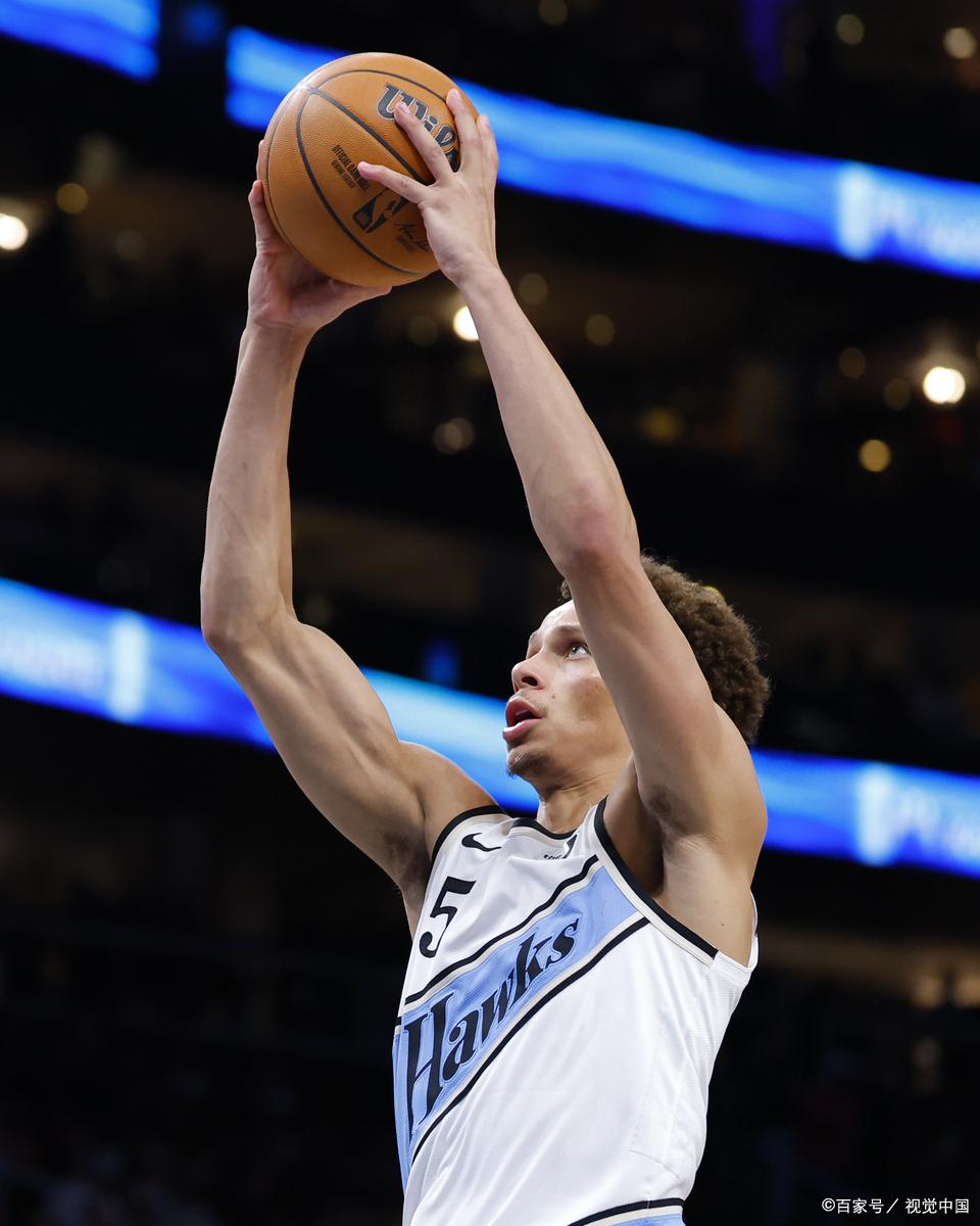 老鹰主场胜魔术暂强行东区第六 老鹰主场胜魔术暂强行东区第六