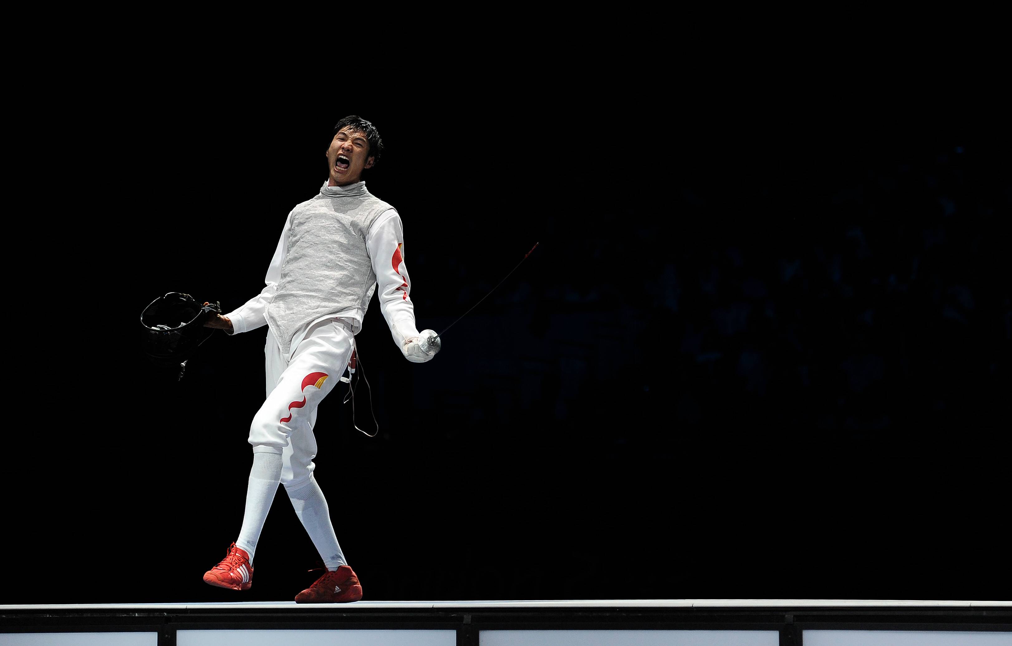 日本选手佐藤妃提亚运会击剑女子重剑金牌