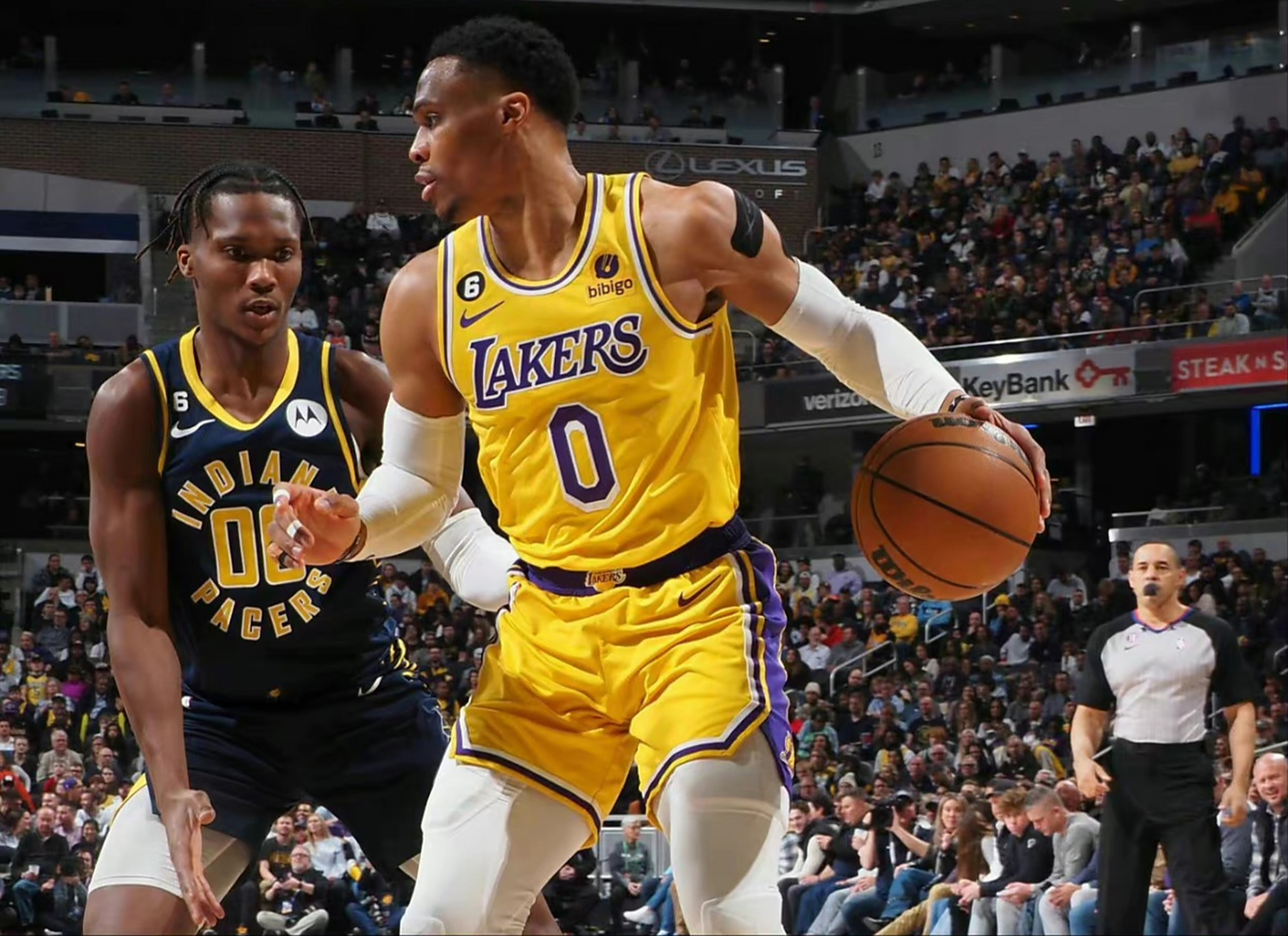 湖人遭遇步行者逆转,吞下败果 湖人遭遇步行者逆转,吞下败果