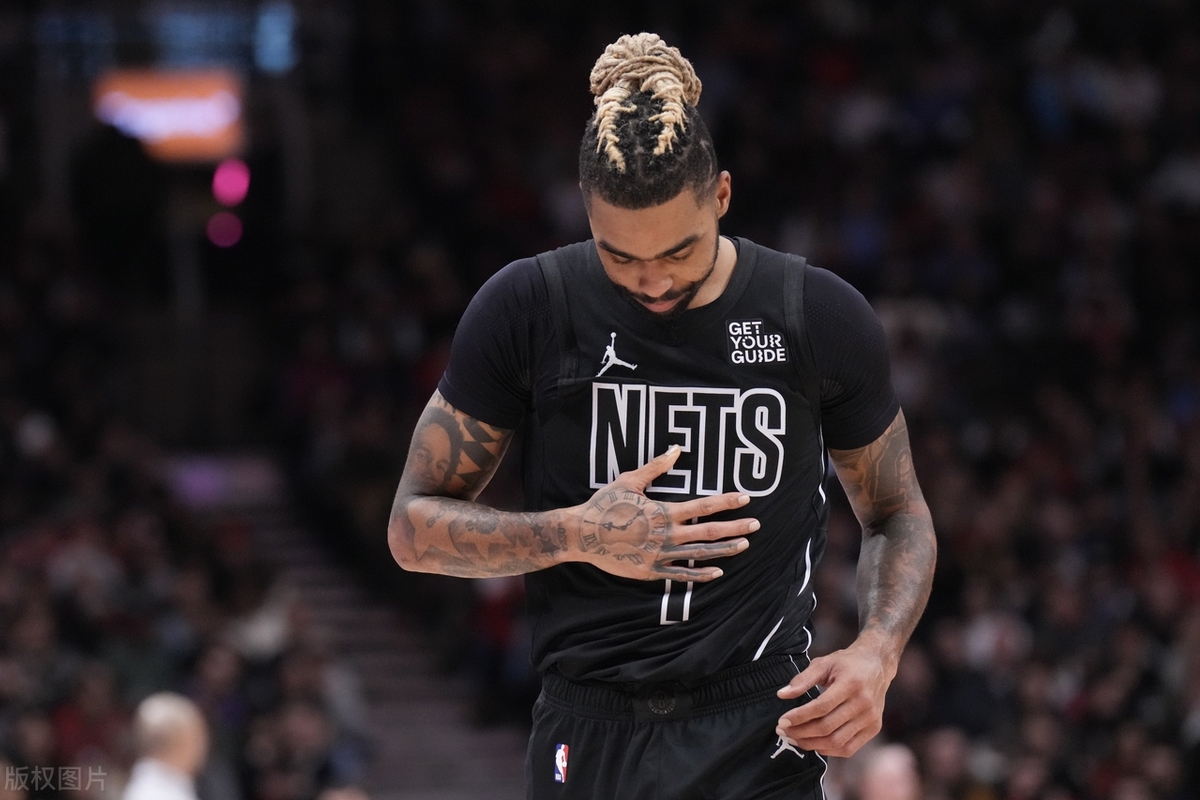 篮网主场大胜快船:拉塞尔得分稳定全队合力取胜 篮网主场大胜快船:拉塞尔得分稳定全队合力取胜