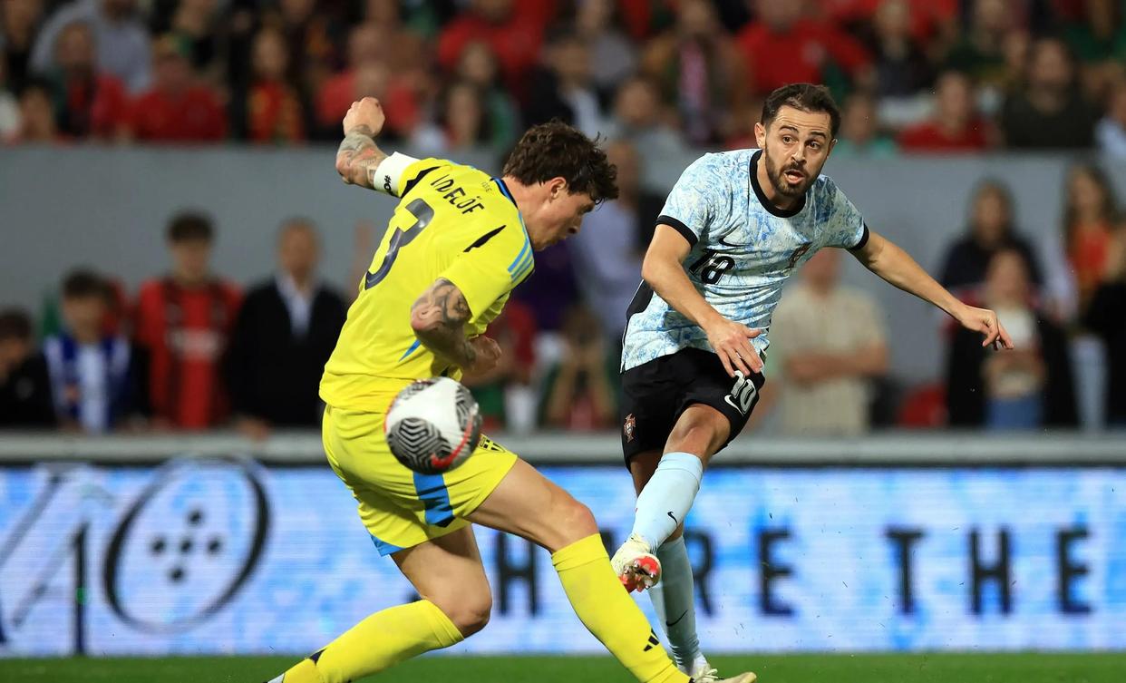 包含欧洲杯:德国队凭借梅开二度的穆勒2-0胜葡萄牙,取得小组赛两连胜的词条 包含欧洲杯:德国队凭借梅开二度的穆勒2-0胜葡萄牙,取得小组赛两连胜的词条