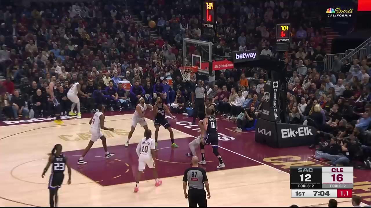 骑士大胜国王,拉文砍下30分的简单介绍 骑士大胜国王,拉文砍下30分的简单介绍