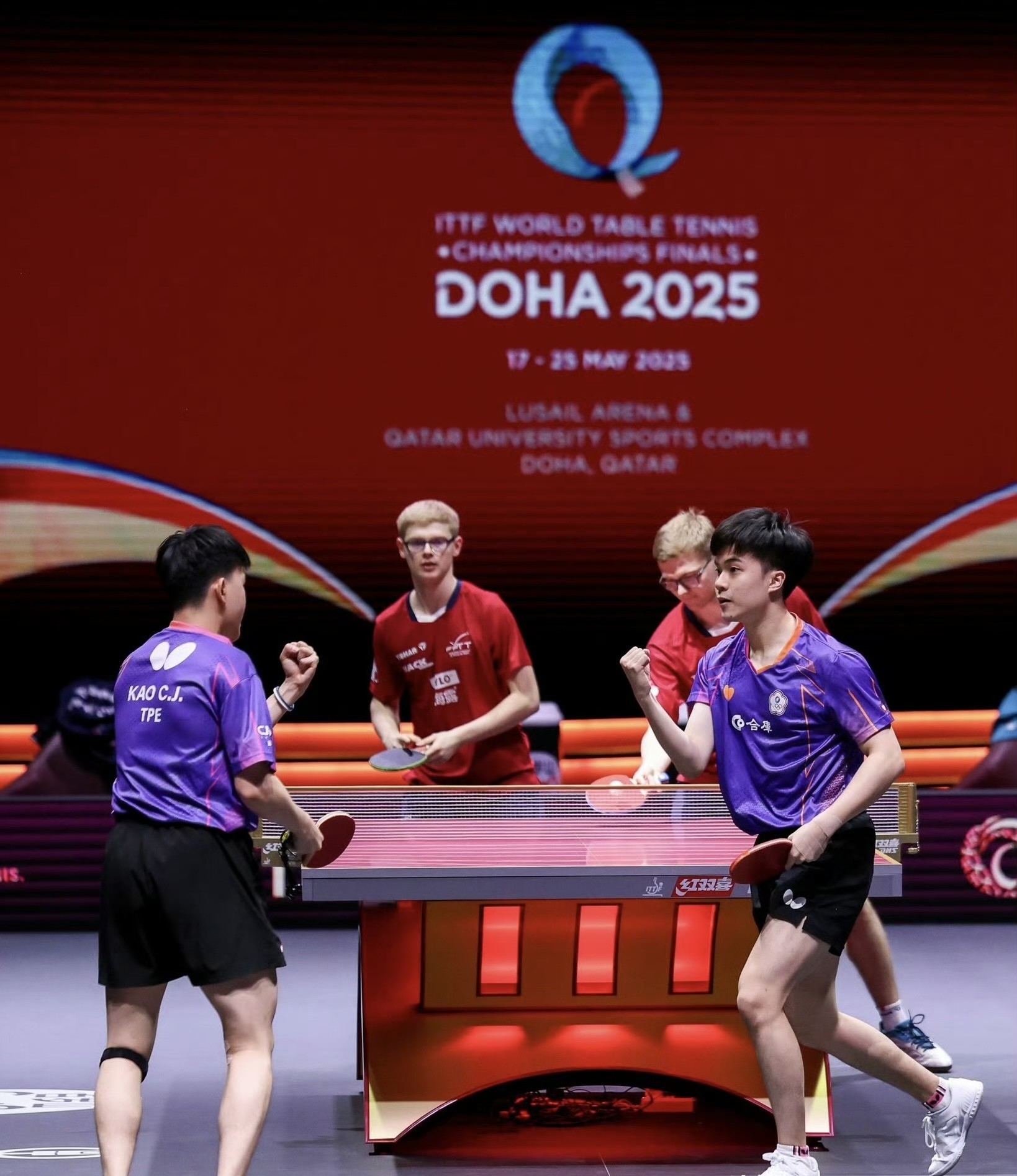 包含法国乒乓球队险胜奥地利乒乓球队，奥恰洛夫关键制胜的词条