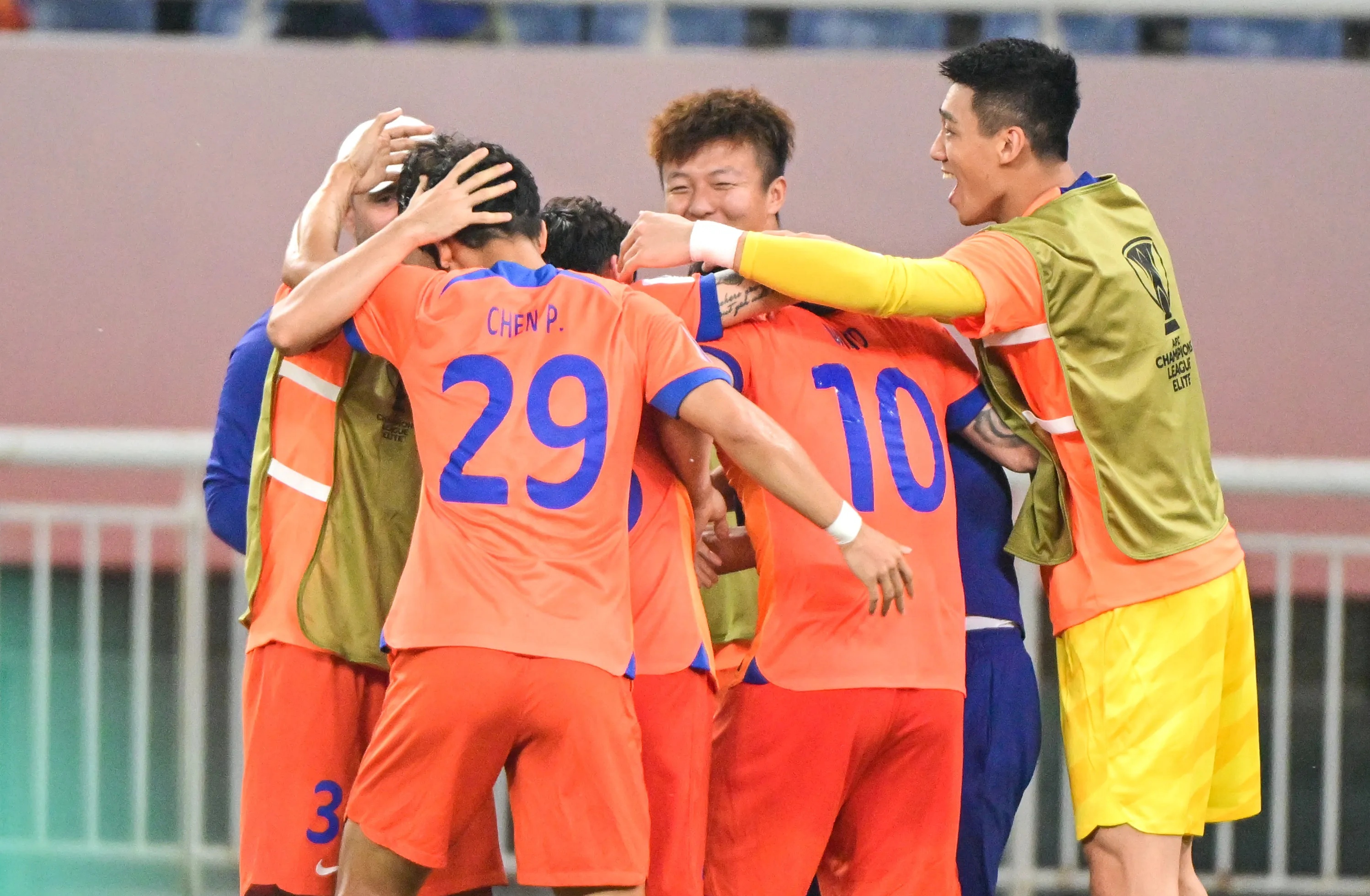 上港战力强劲，全队合作默契的简单介绍